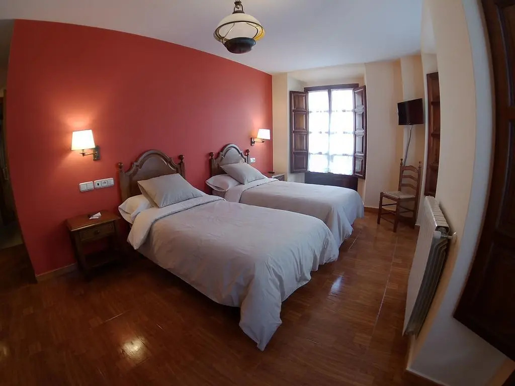Hotel Piloñés
