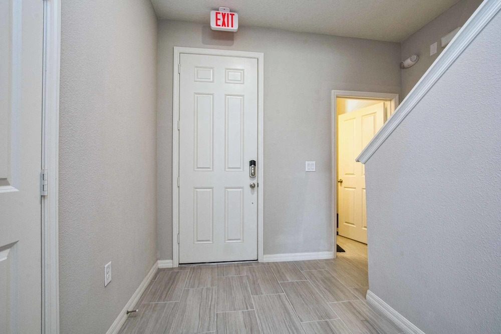 Compass Bay- 4 Bedroom Townhome- 1960CY
