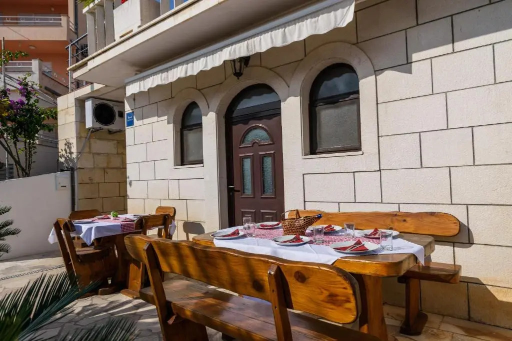 La Bodega Apartments