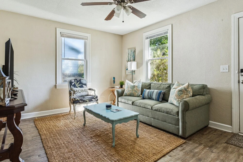 Lakeshore Lush 4 Bedroom Home by RedAwning