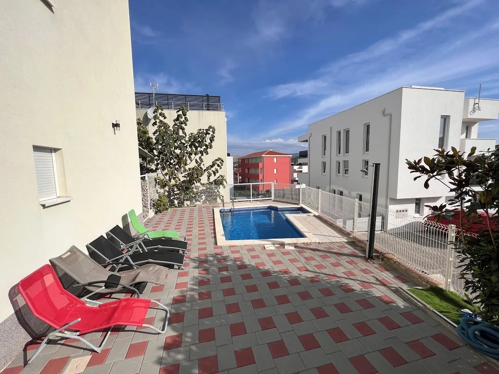 Oceanview Deluxe Penthouse Apartment With 89m2 Living Space & 90m2 Roof Terrace