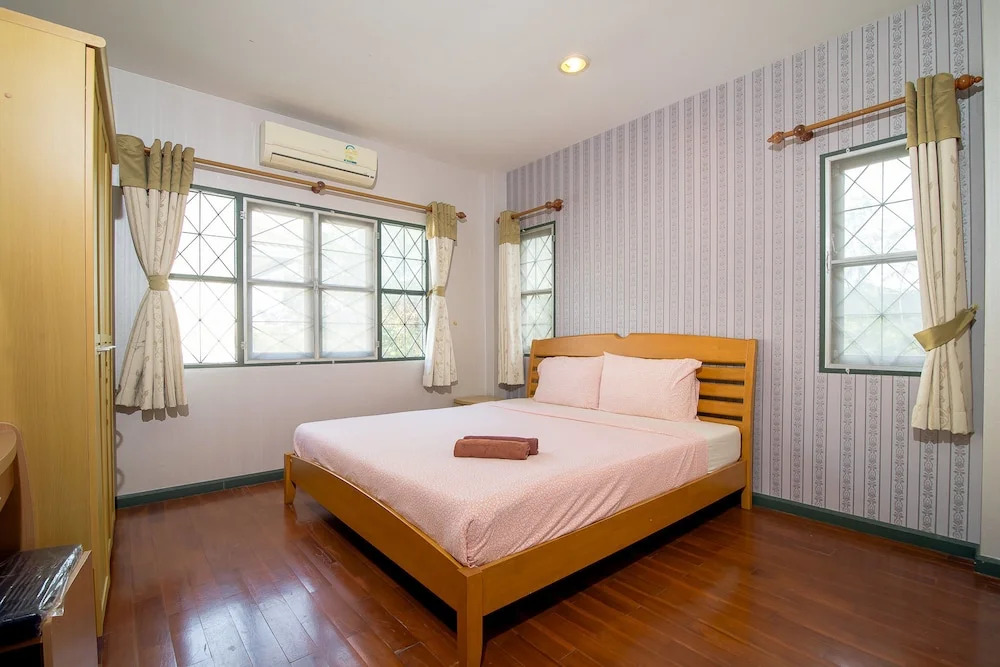 Baan Aorjao Pool Villa