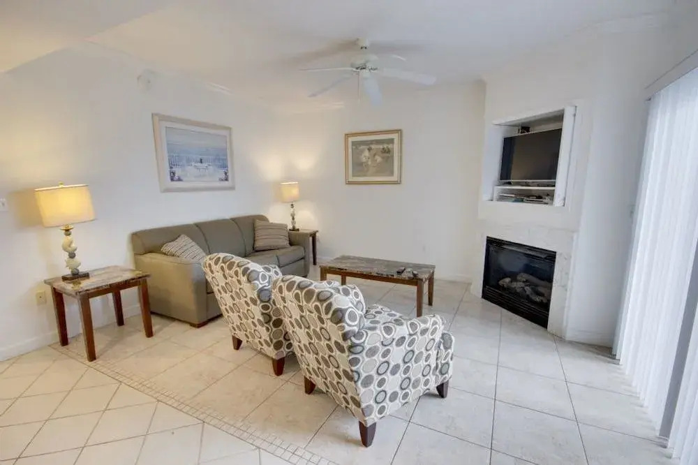 Astoria 205 - 2 Br Condo