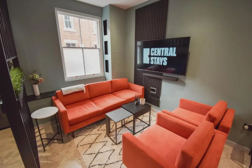 Central Stays - Luxury 3 Bedroom House in Central Chester SLEEPS 6