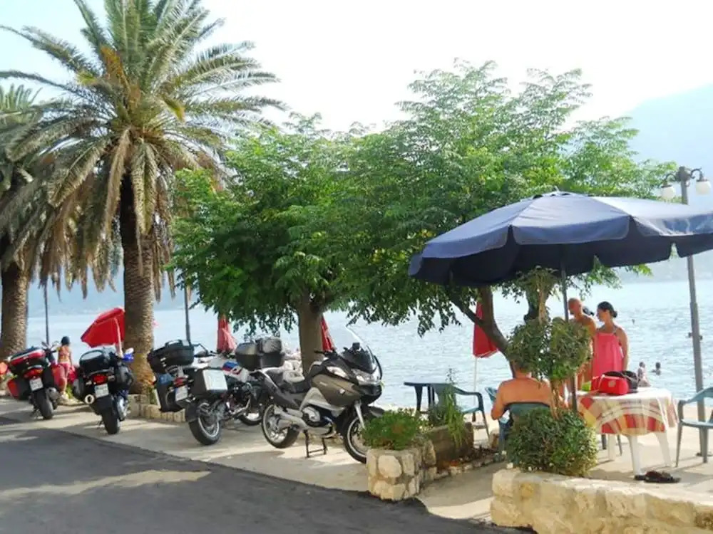 Apartment and Rooms Antun