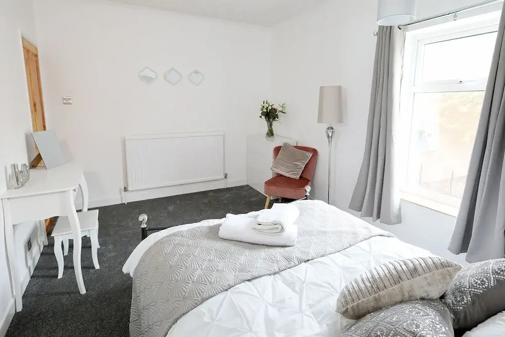 2 Bedroom City Centre House - Guest Homes!