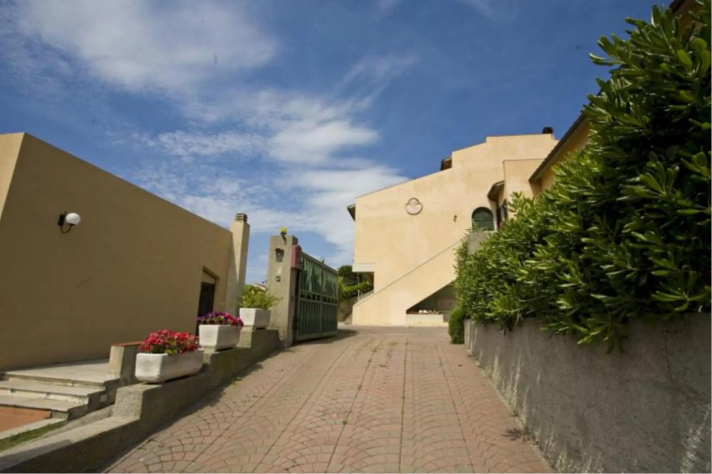 Three-bedroom Trilo Serena in center of Capoliveri with private parking-APPARTAMENTO TRILO SERENA