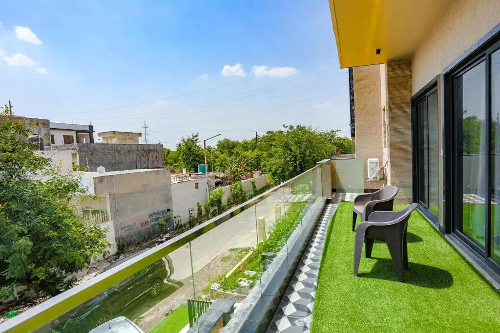 FabExpress Aroma Corporate Suites