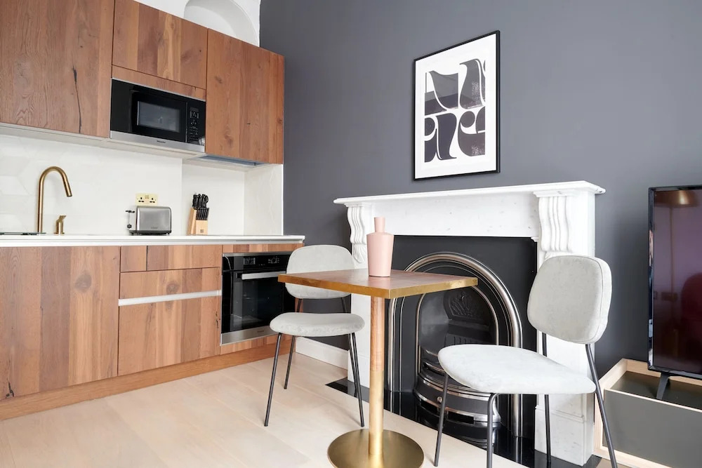 Sonder Kensington Town House