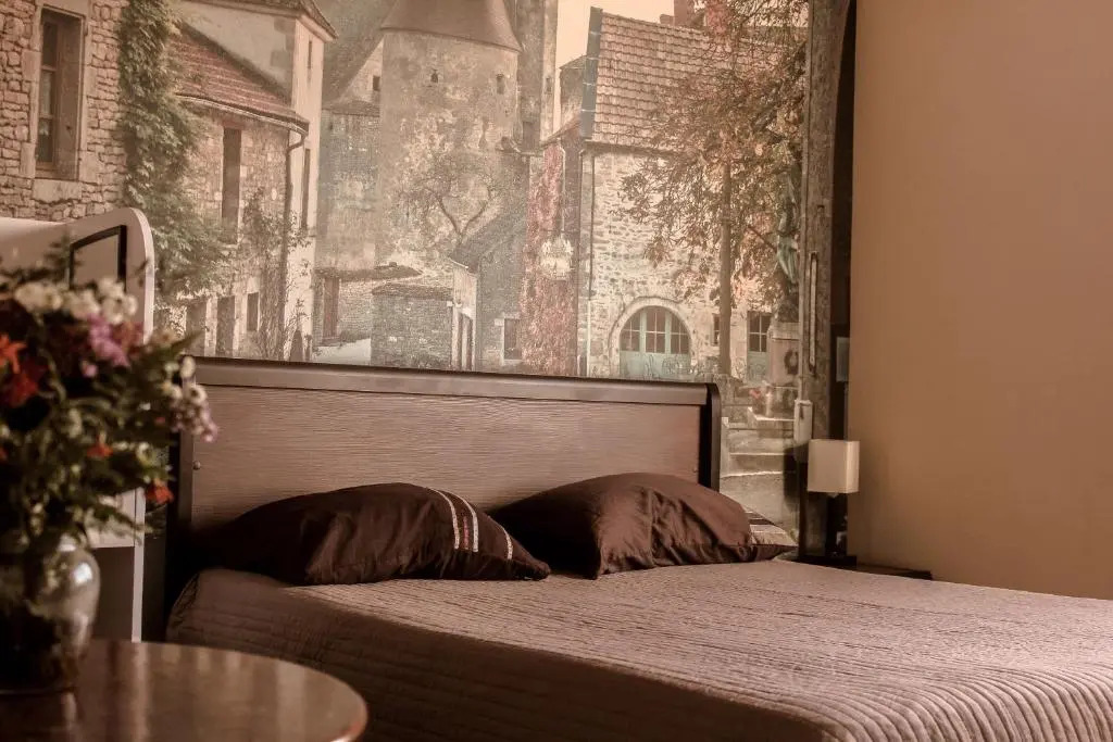 Valentine Apartment