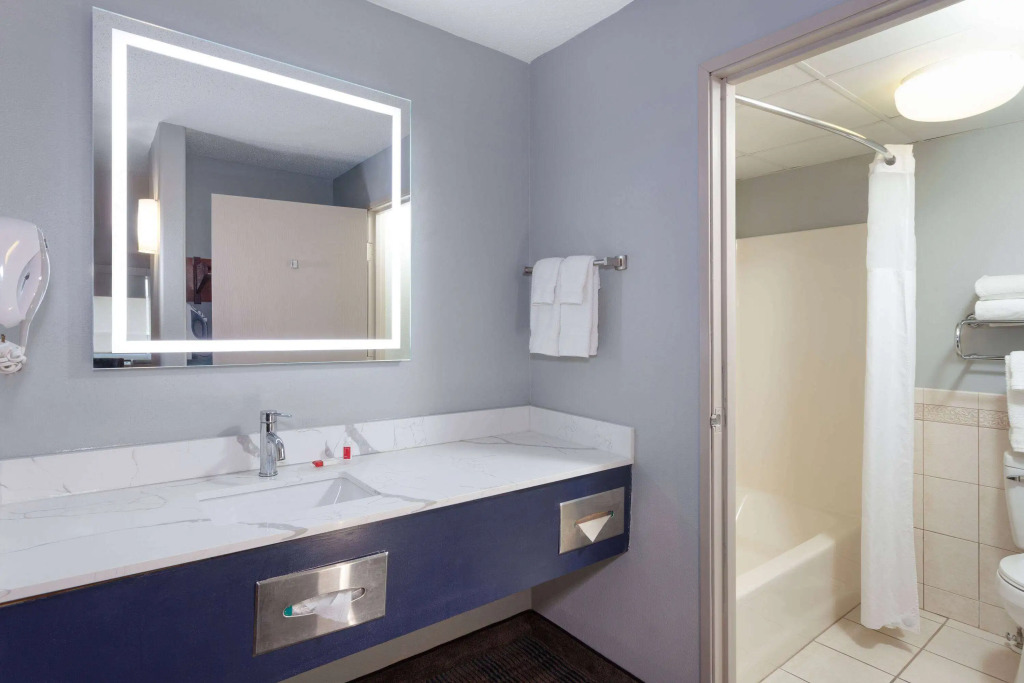 AmericInn by Wyndham Peoria