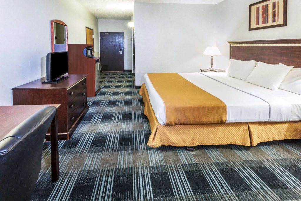 Days Inn & Suites by Wyndham Vancouver