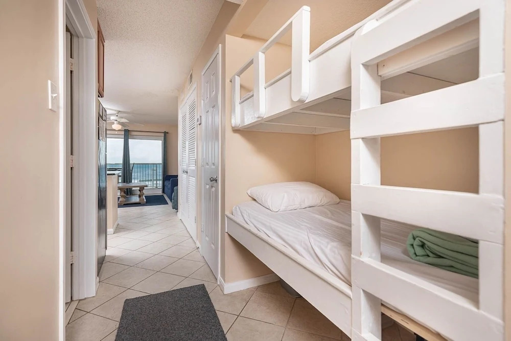 Tradewinds 203 1 Bedroom Condo