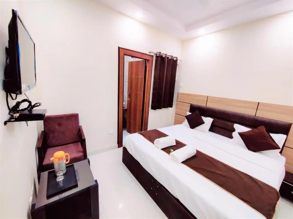 Perfectstayz Value Dwarkesh - Hotel Near Haridwar Railway station