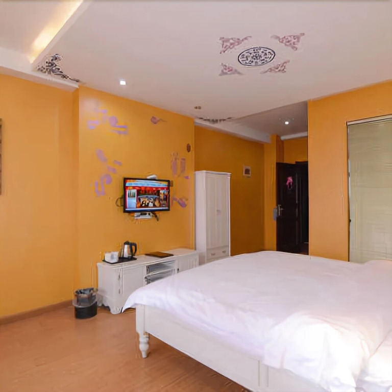 Yihe Express Chain Hotel (Zhenjiang South High-speed Railway Station)