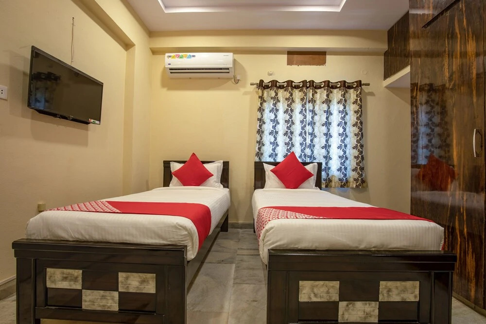 OYO 13550 Hotel Pushpa Grand