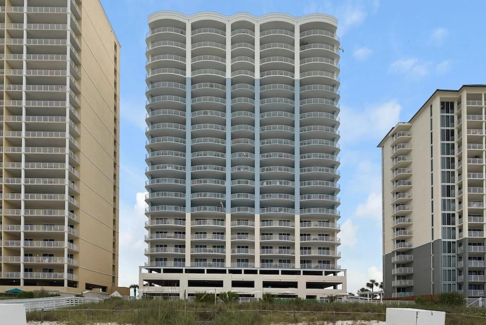 Twin Palms 1401