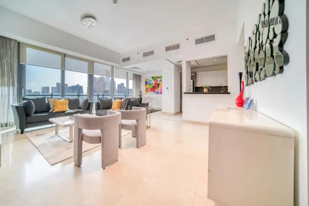 Big Bright Luxury Marina View Apt Near Beach