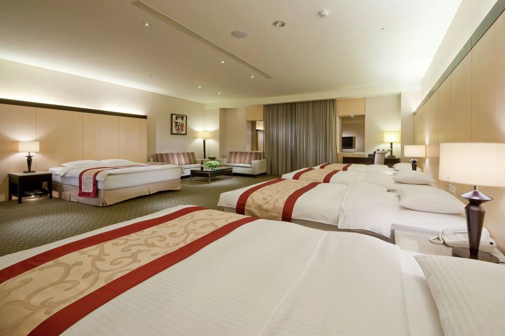 Queena Plaza Hotel