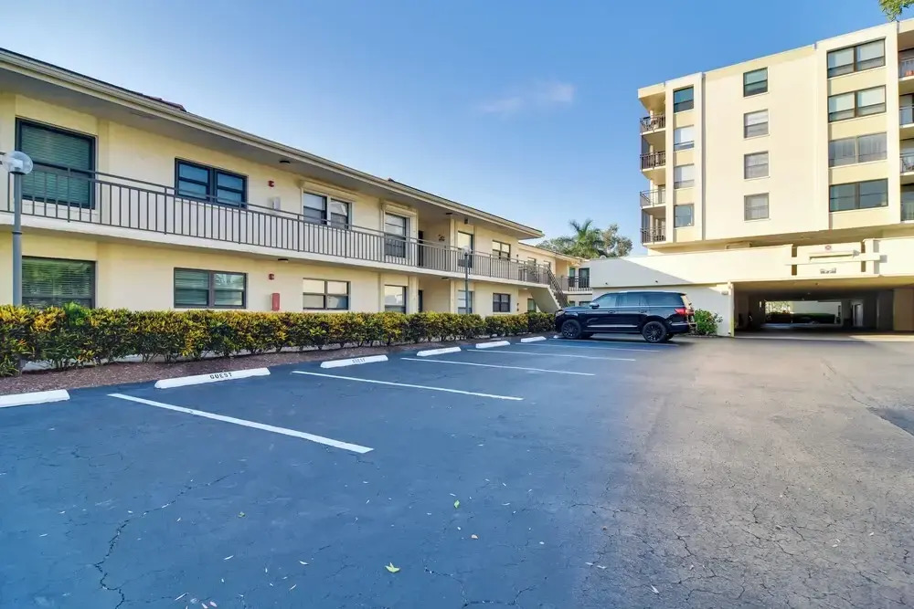 Isla Del Sol Condo ~ 2 Miles to St Pete Beach!