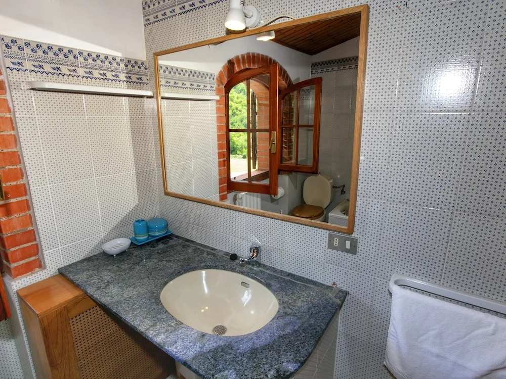 Holiday Home with Shared Swimming Pool in the Green Hills of Chianti