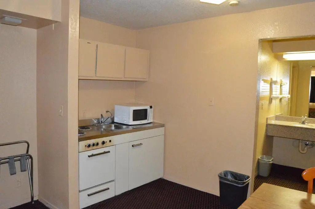 Delux Inn Tulsa