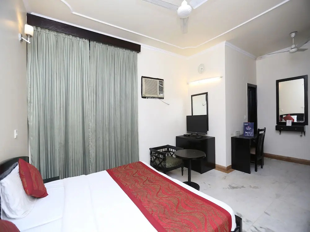 OYO 9606 City Centre Home