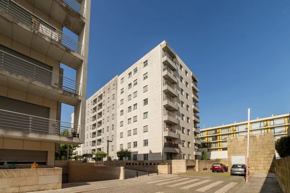 Modern Cedofeita by Homing