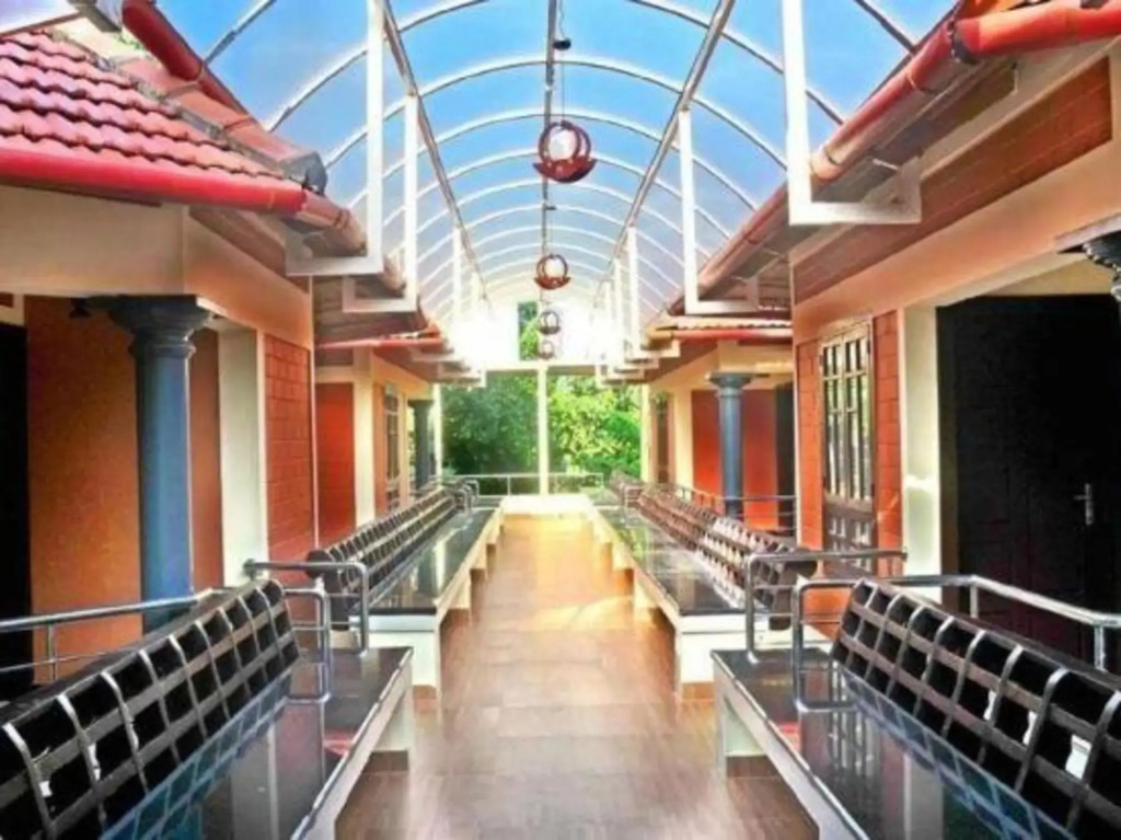 Dahlia Beach Resort