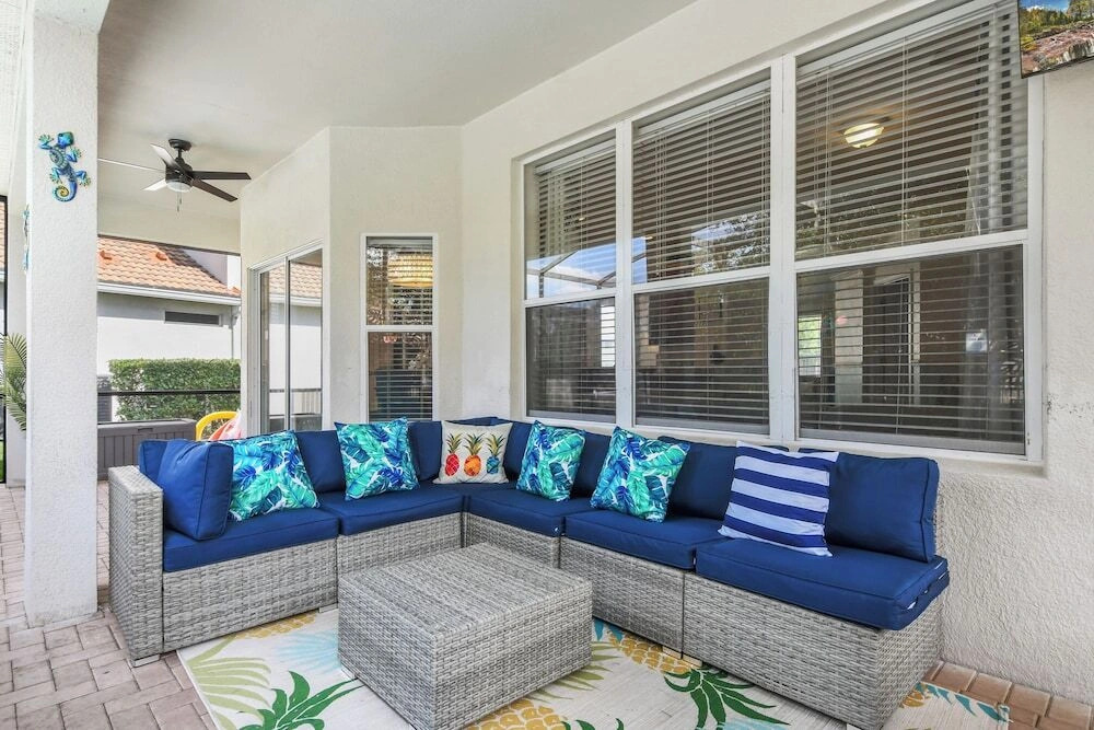 6 BR Home Windsor Hills Sleeps 12 - DVM 1952