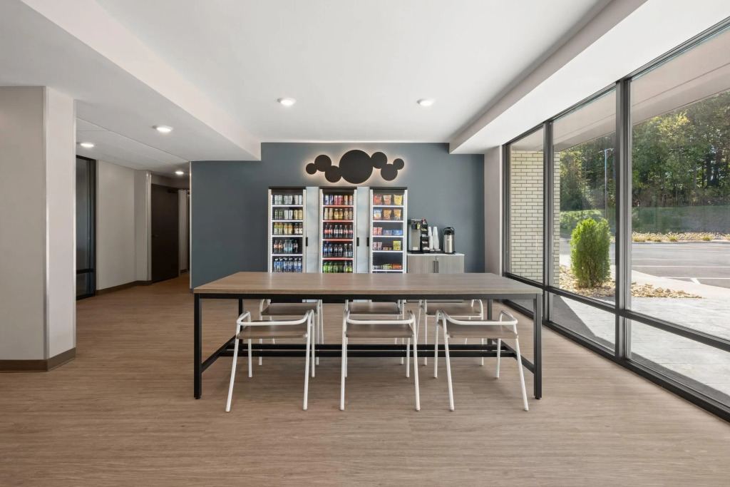 ECHO Suites Extended Stay by Wyndham Johnson City Medical CR