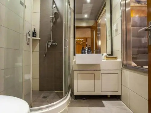 Baiyulan Hotel (Anyang Anzhang Avenue Branch)