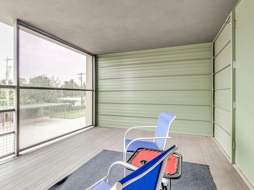 Jolly Ollie - Ultra Modern OKC Loft - Sleeps 4