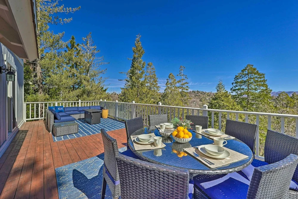 'ridgeline Retreat' w/ Mountain Lake Views!