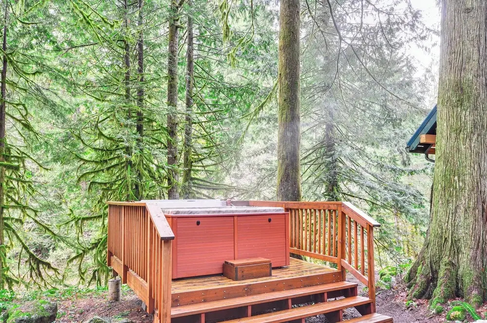 Forested 'minikahda Lodge' w/ Hot Tub Near Mt Hood
