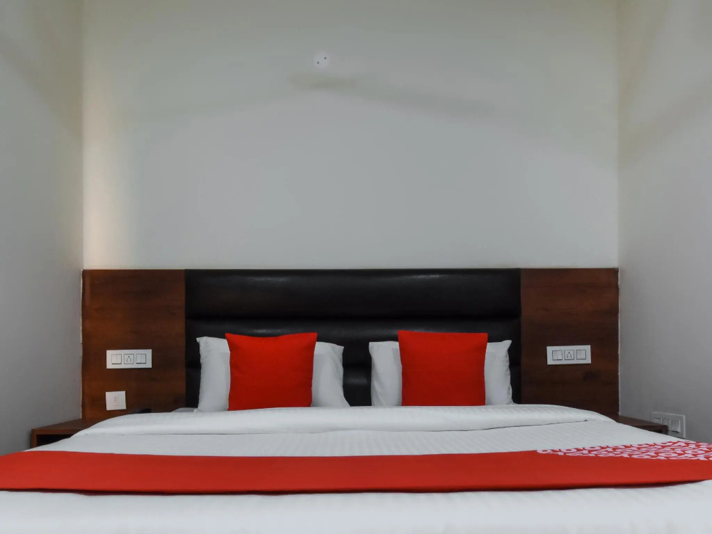 Capital O 48340 Hotel KC Royal