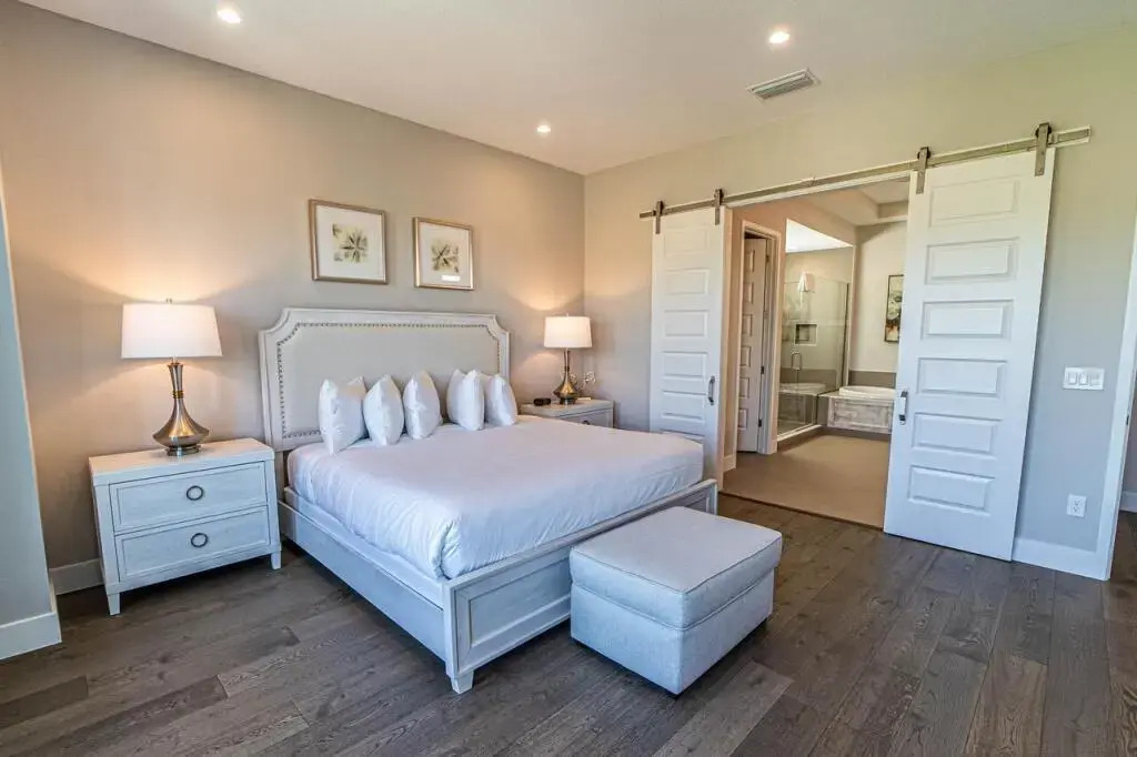Luxury Bear's Den Home near Disney! Resort Access+Golf View