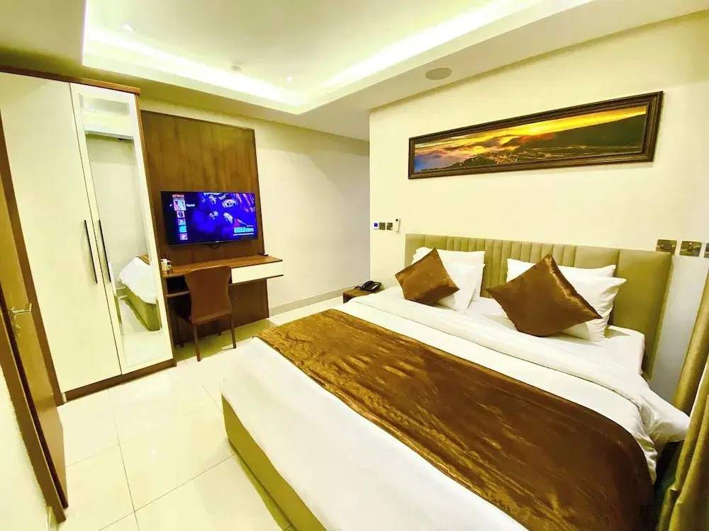 Phoenix Imperial Hotel and Apartment