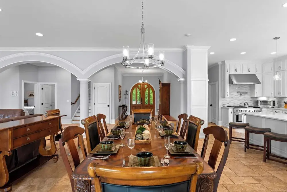Flip Flop Therapy by Avantstay Lakefront Home w/ Game Room & Dock Access
