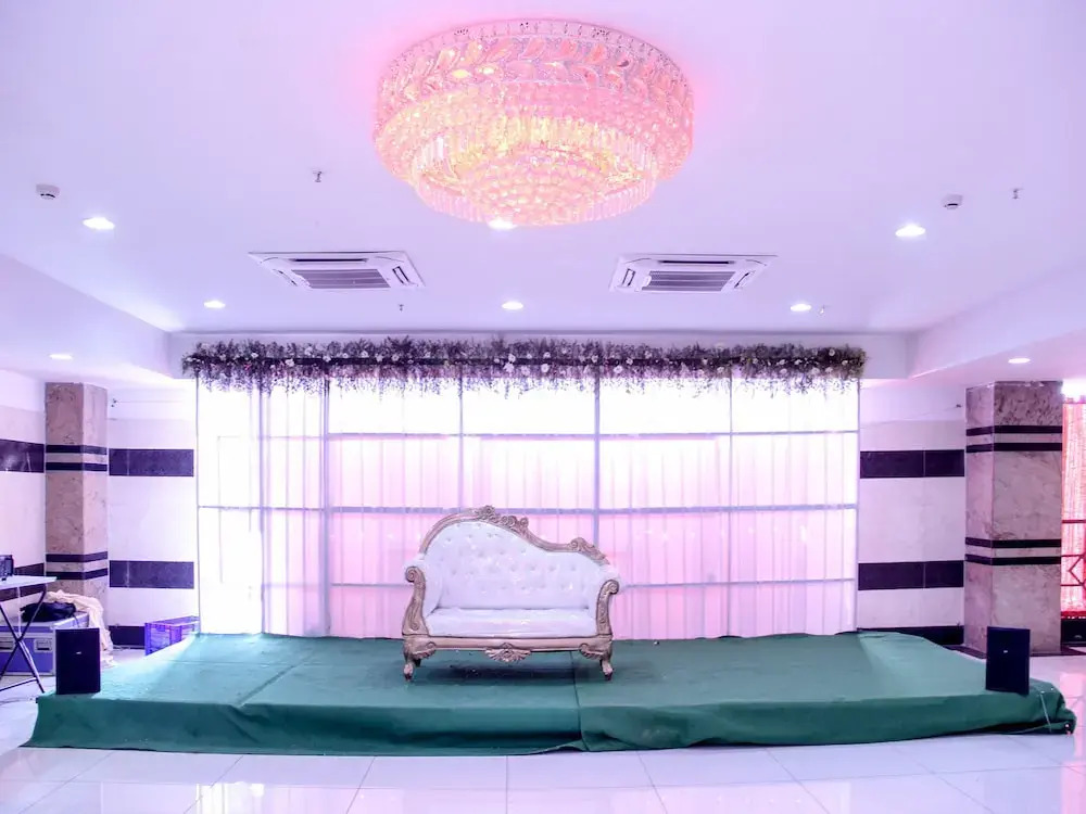 Collection O 5302 Bhadra Grand