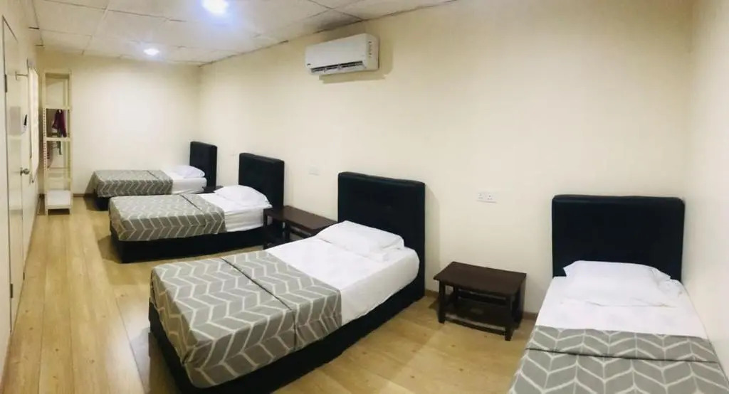 Pak Long Shoplot Homestay 2