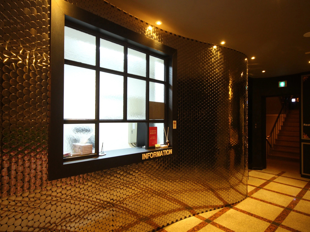 Hotel The May
