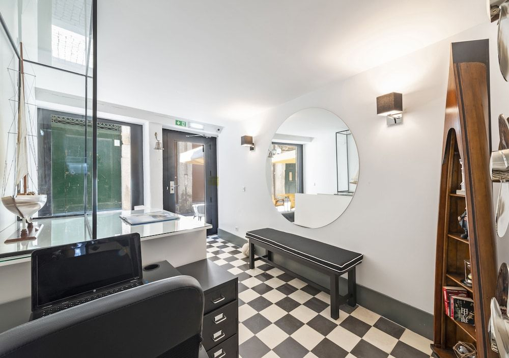 Oporto Street Fonte Taurina - Riverfront Suites