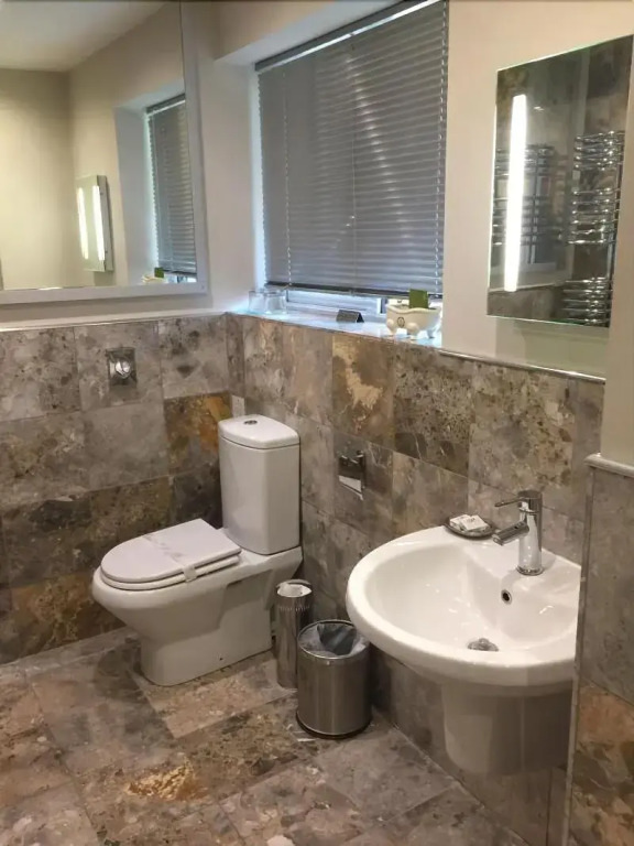 Barncroft Luxury Guest House Near Nec