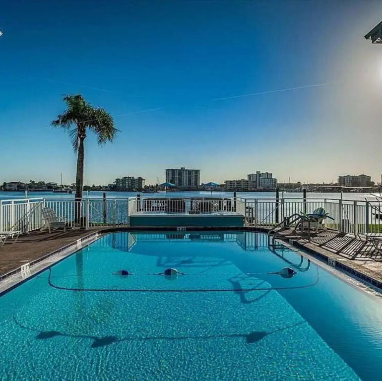 The Seashell Suite with Heated Pool and Walk to Beach