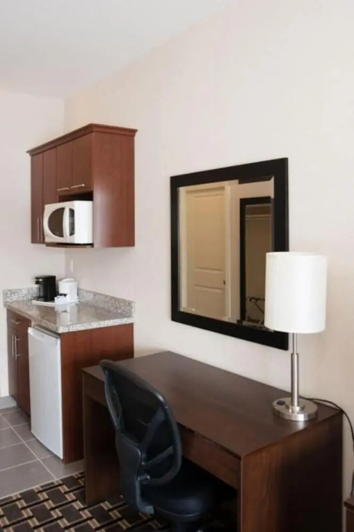 Redvers Western Star Inn & Suites