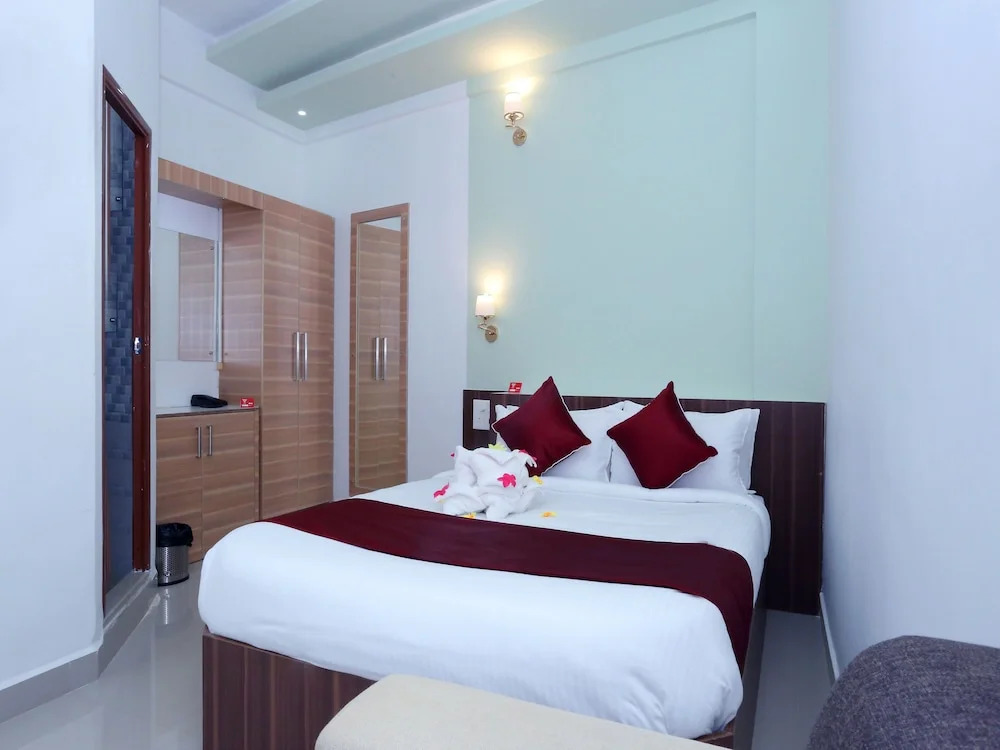 OYO 10151 Hotel Forest Inn