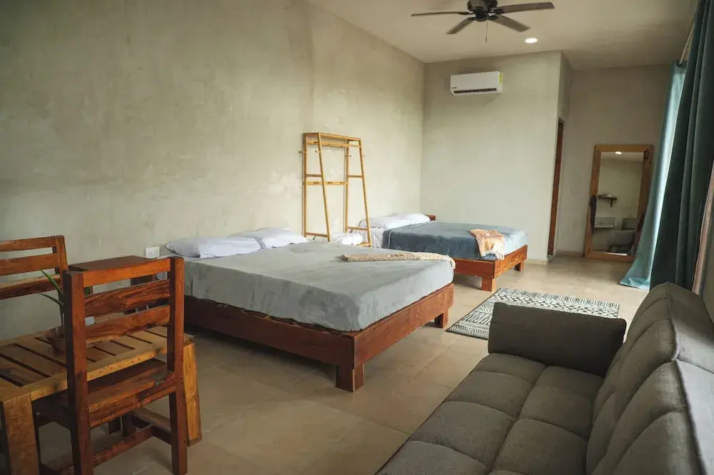 La Familia Casa and Suites