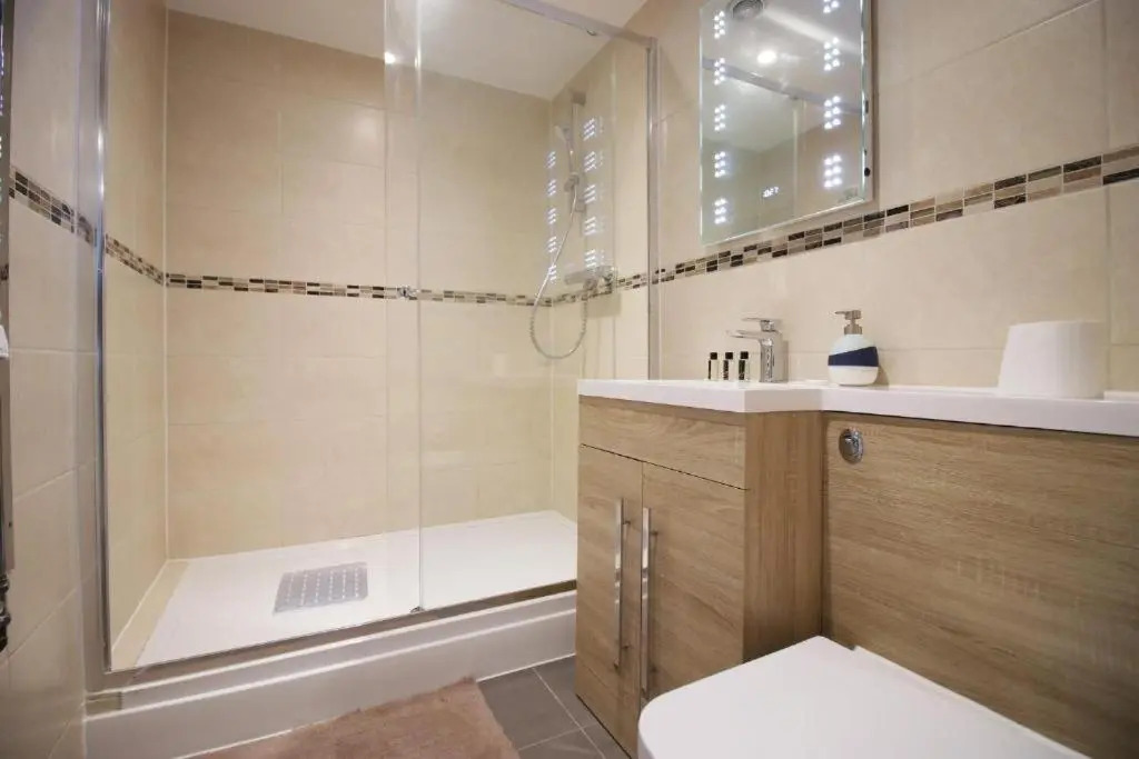 Cliftonmeade by Mia Living 2 bedroom apartment with free parking