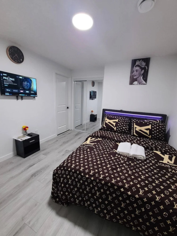 Swithome Properties Cozy Suite With Pond View, Near YEG Airport